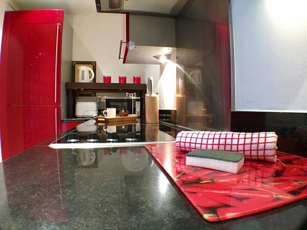 Luxurious Providence Apartment Мейденхед Экстерьер фото