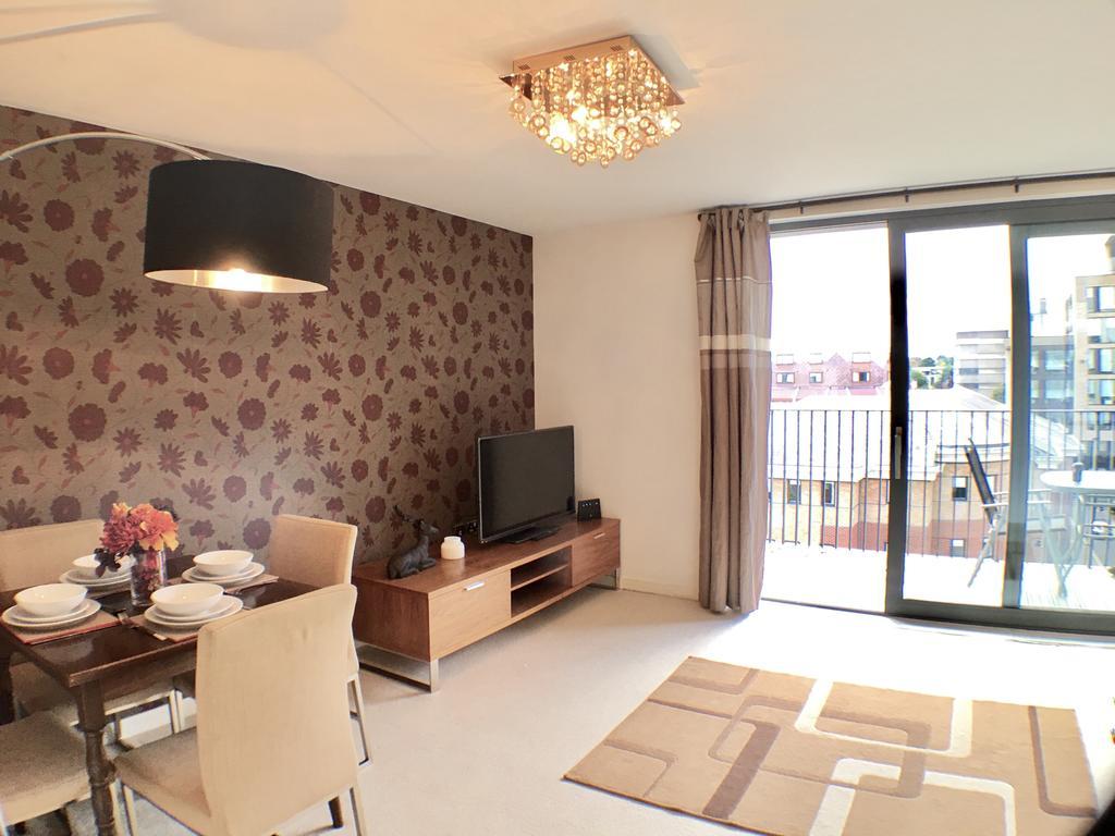 Luxurious Providence Apartment Мейденхед Экстерьер фото